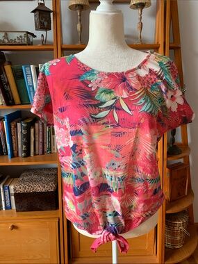 ONE WORLD Tropical Floral Tie-Hem Top in Hot Pink